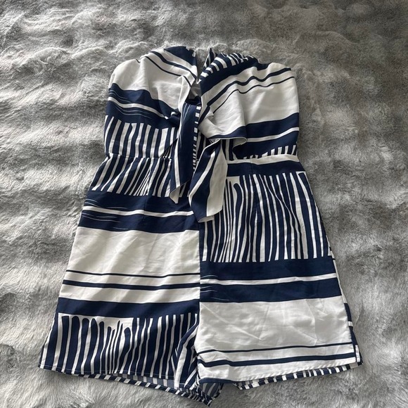 SHEIN Pants - SHEIN Strapless Tie Front Romper Navy Blue White Geometric Stripe Size XL-0522